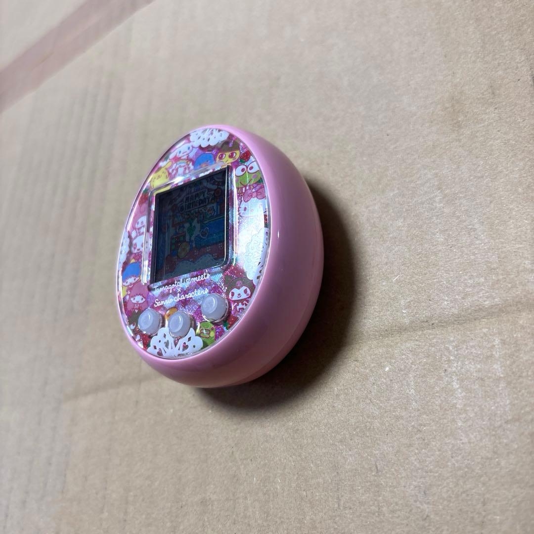 バンダイ　たまごっちみーつ　サンリオキャラクターズ　ピンク