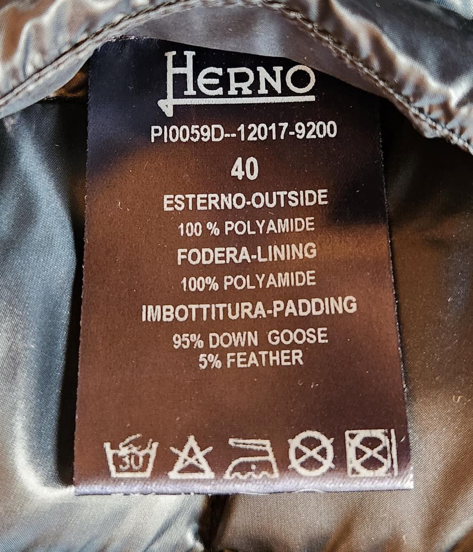 ぴろ 未使用 ヘルノダウンベスト 40