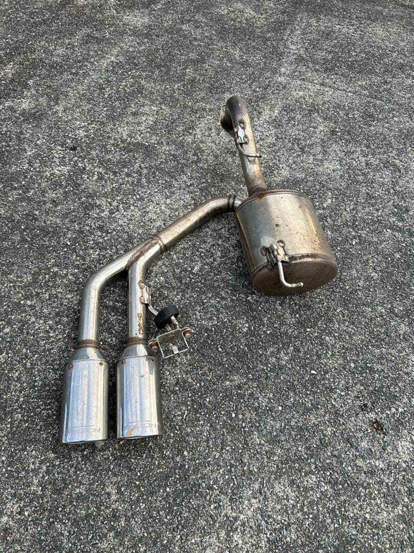 早いもの勝ち　アクア　NHP10 GANADOR マフラー