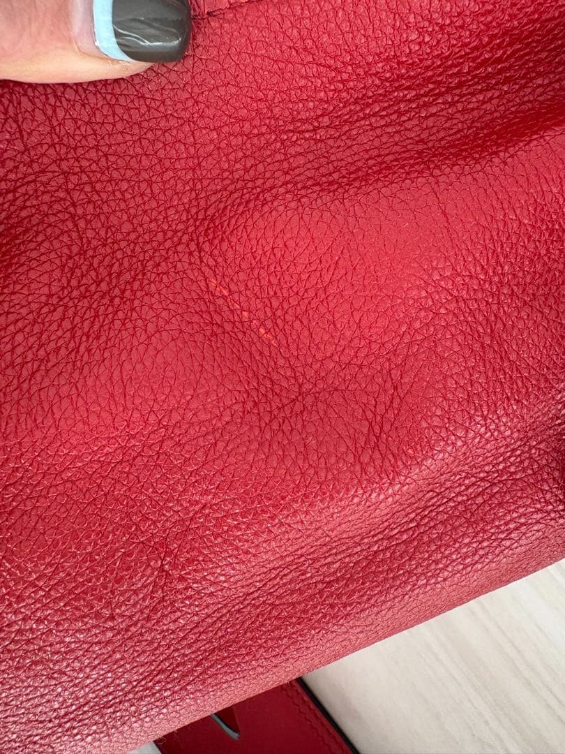 最終値下げPRADA レッド ショルダーバッグ