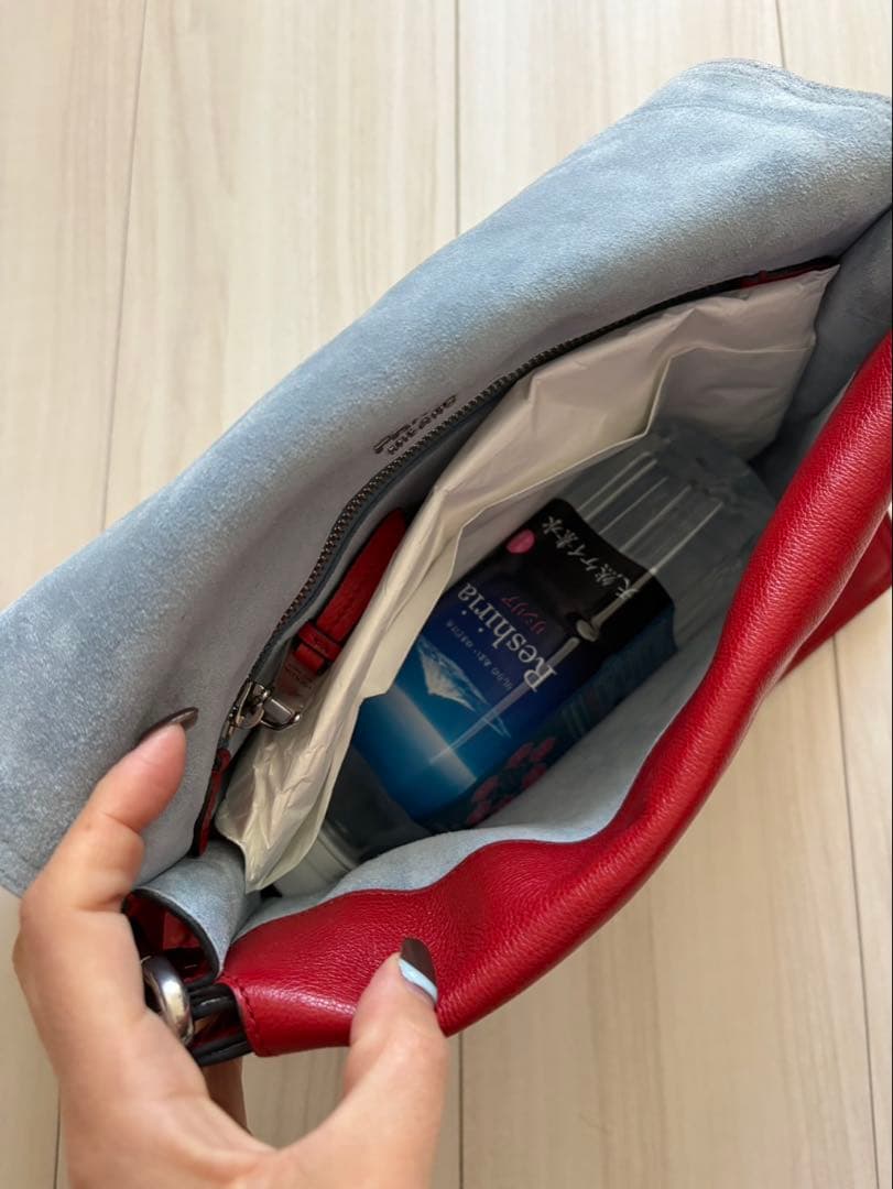 最終値下げPRADA レッド ショルダーバッグ