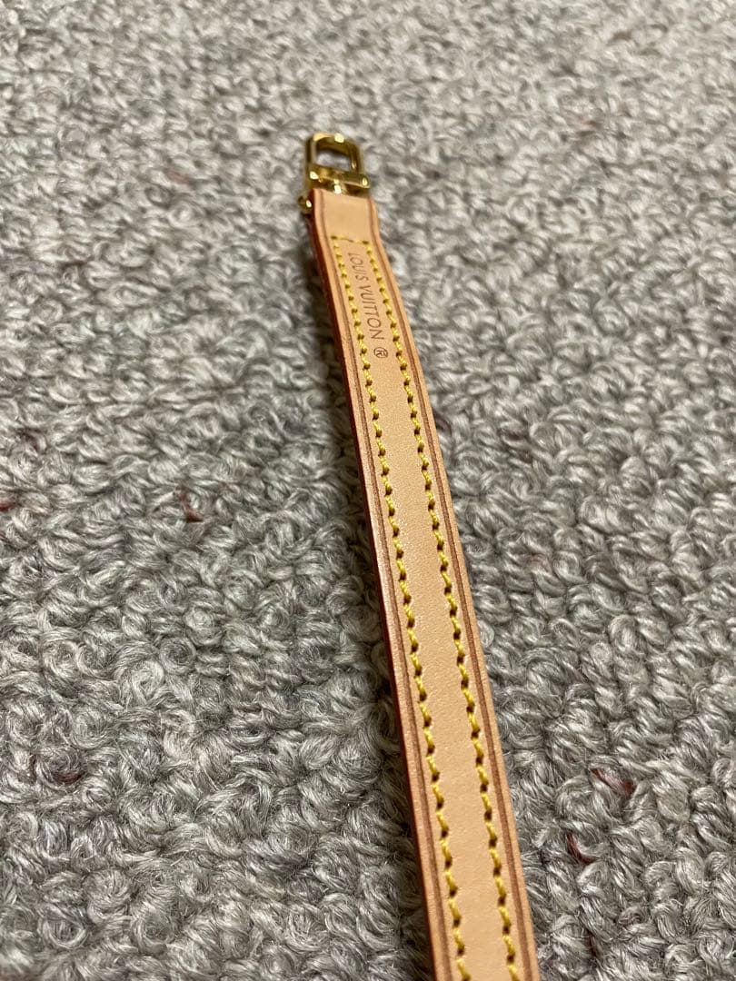 LOUIS VUITTON ヌメ革ショルダーストラップ金型