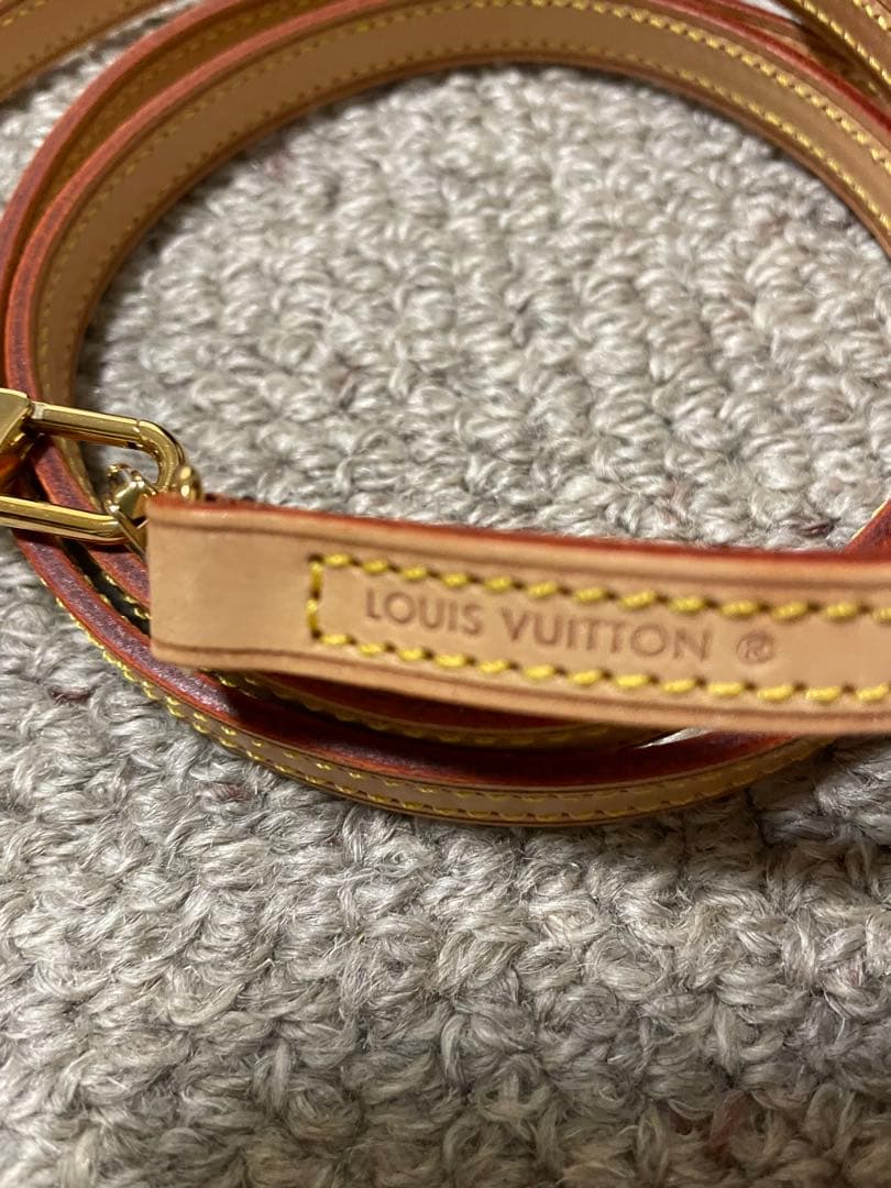 LOUIS VUITTON ヌメ革ショルダーストラップ金型