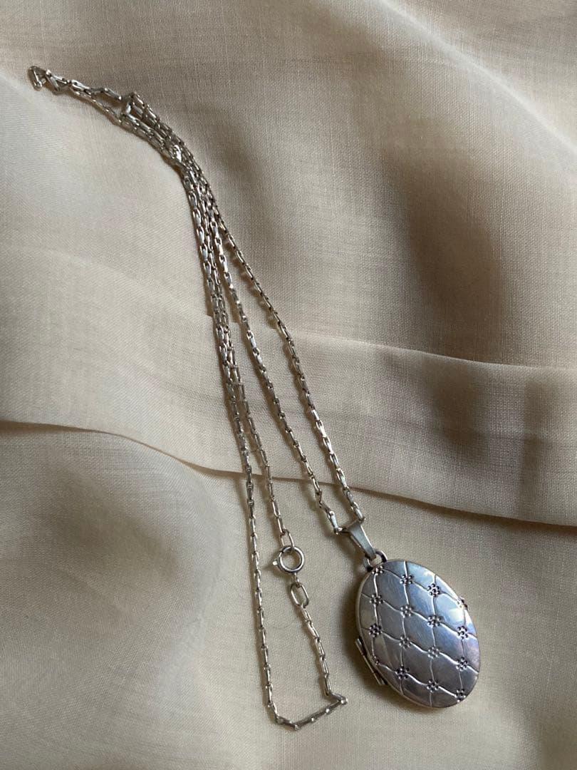 ヨーロッパヴィンテージ◎ロケットチャーム 花模様 ペンダントトップ