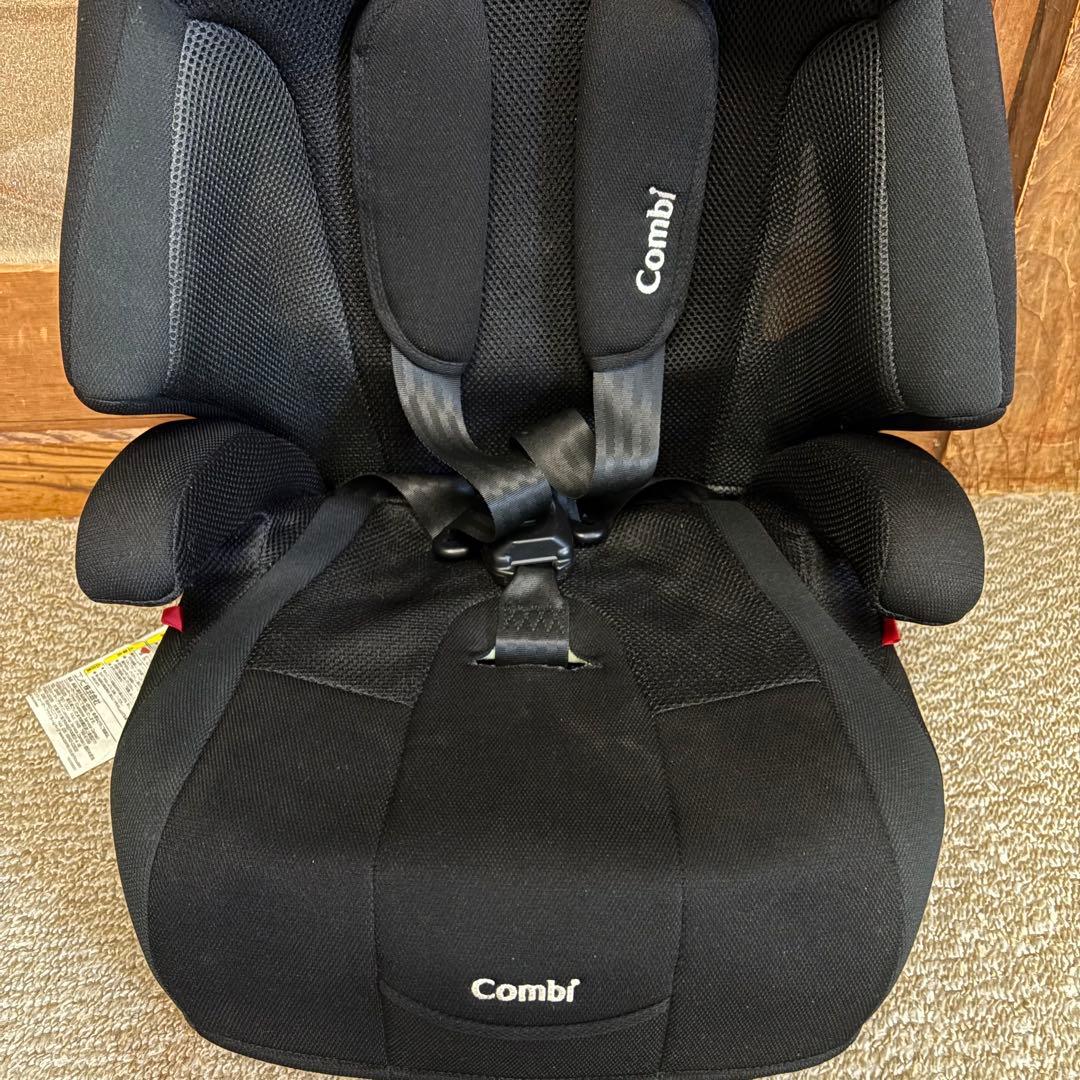 美品 コンビ　ジョイトリップエアスルーGG　黒　ジュニアシート　シートベルト