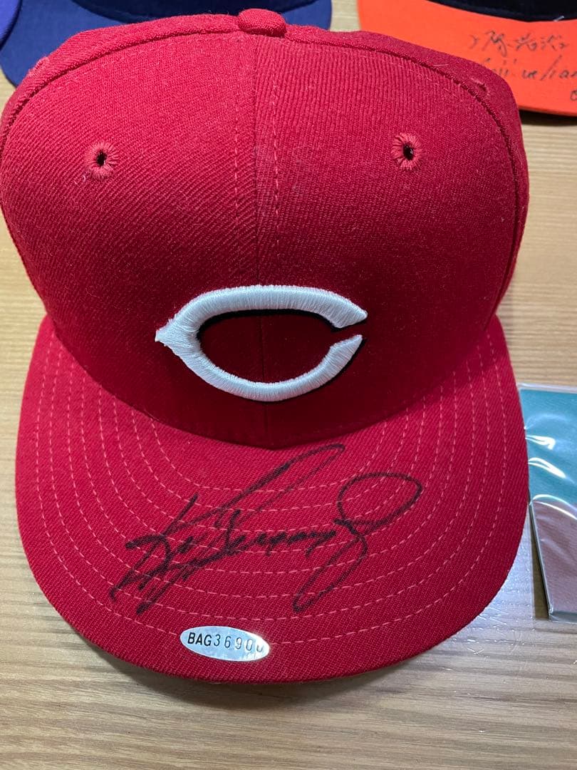 ケン・グリフィーJr 直筆サイン入りキャップ　UD証明書付