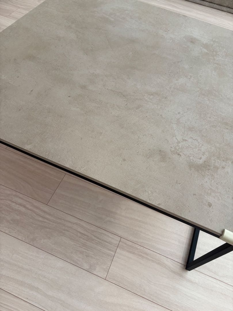 マッスルガレージ　テーブル