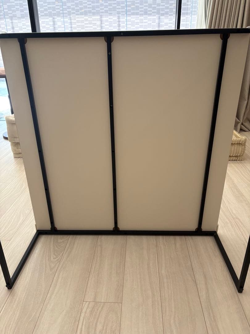 マッスルガレージ　テーブル