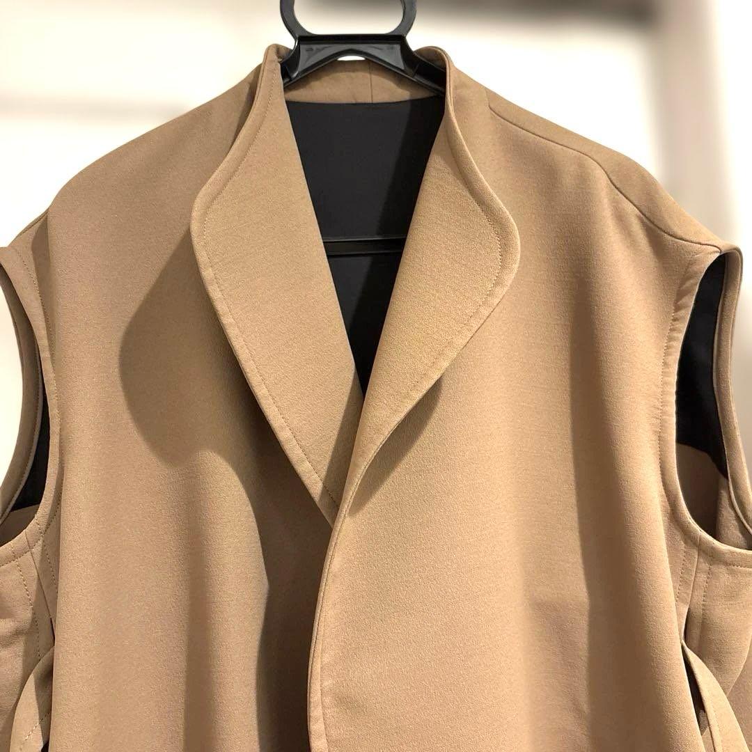 ELLIE⭐︎スリーブレスコートBEIGE