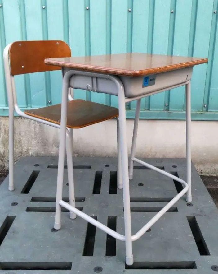 【ねこさま配達】 ２セット　中学校椅子　中古　学校机