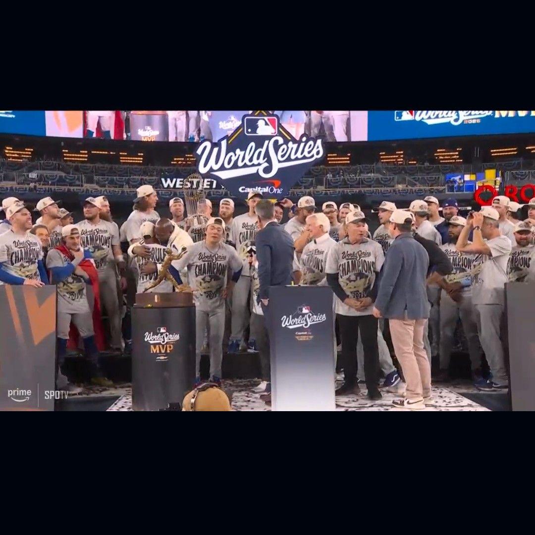 大谷翔平／ロサンゼルス・ドジャース／ワールドシリーズ優勝／Tシャツ／Mサイズ