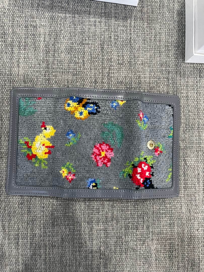 専用出品⭐︎フェイラー　ハイジ　花柄刺繍 レザー　キーケース