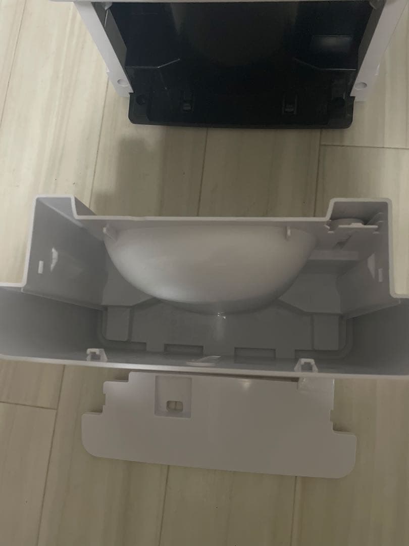 2か月のみ使用YAMAZEN 除湿機　YDC-JO3 ホワイト