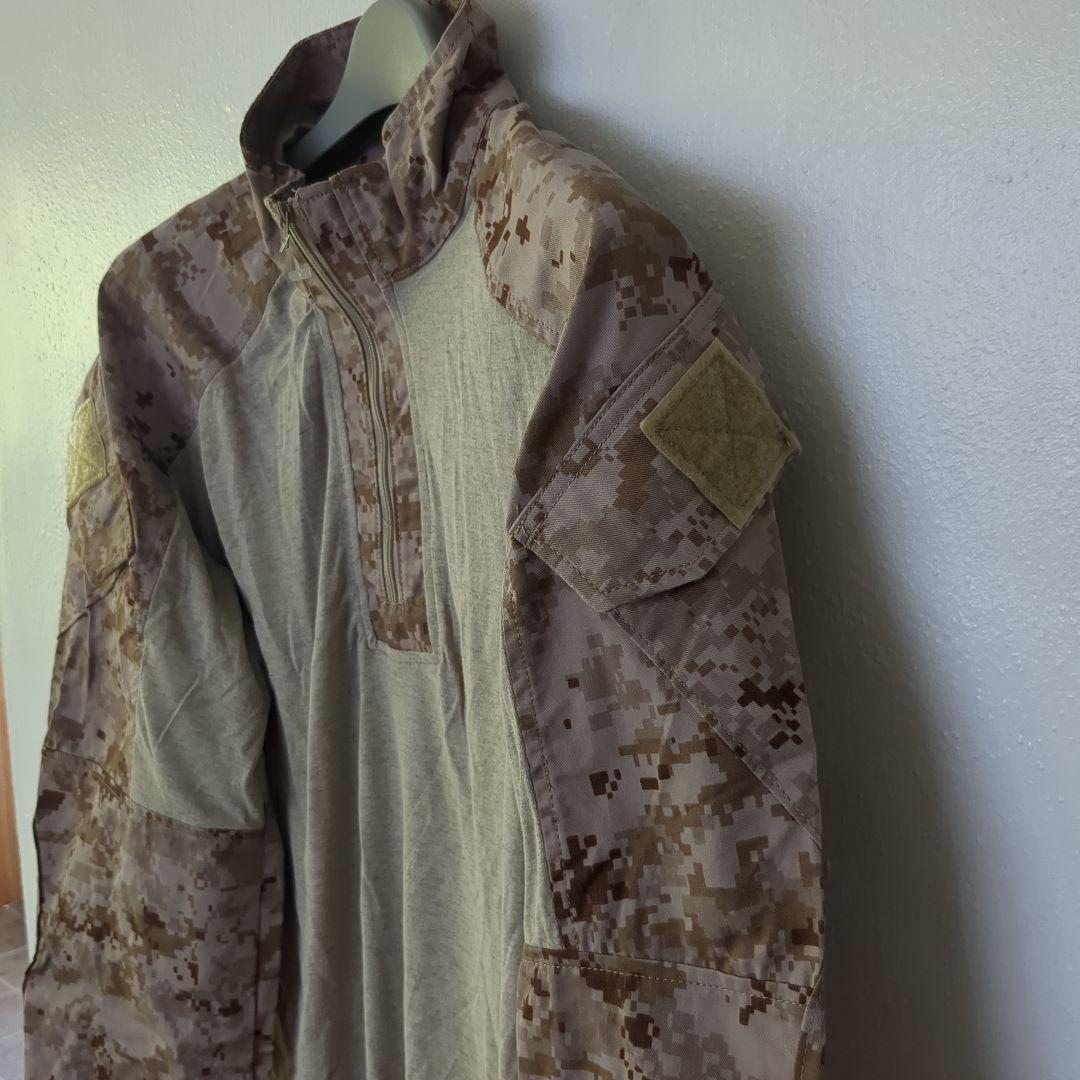 米軍実物　未使用　USMC FROG コンバットシャツ　S-R ②