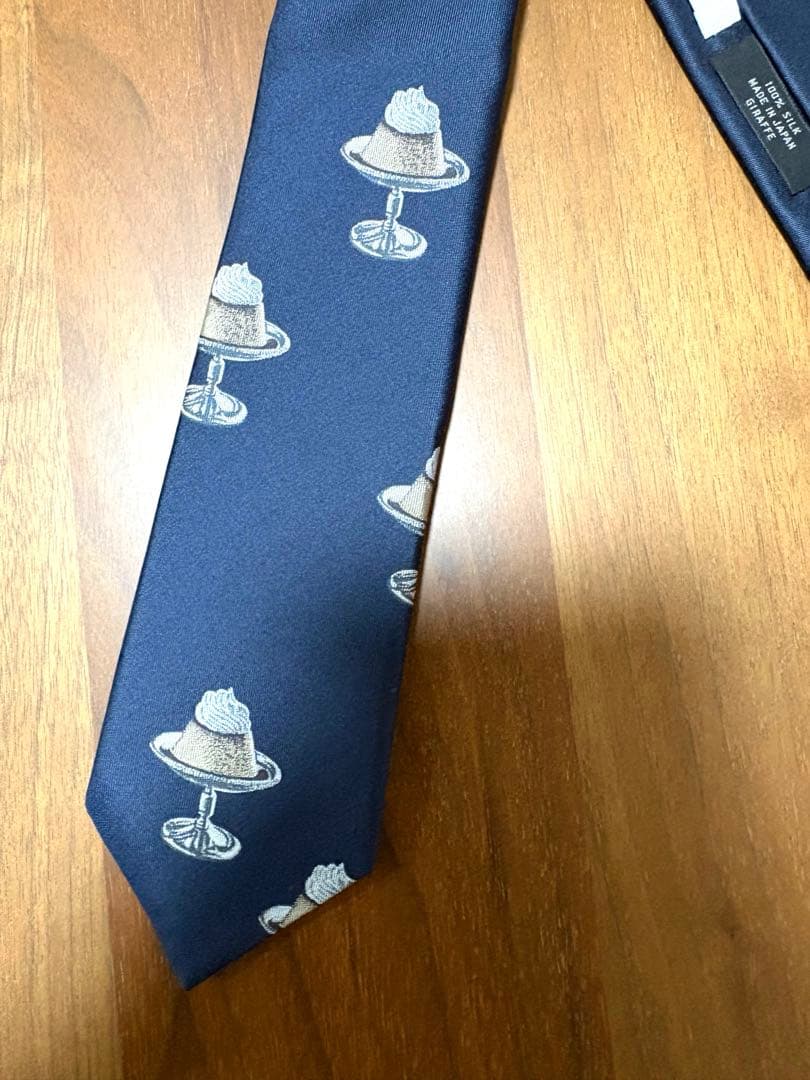 ▶︎【早い者勝ち】喫茶ジラフ★プリン★ネクタイ★エモい