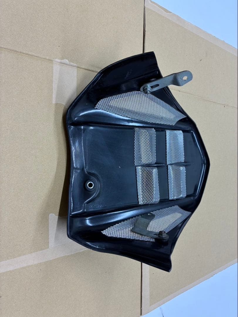 MT09 リアインナーフェンダー