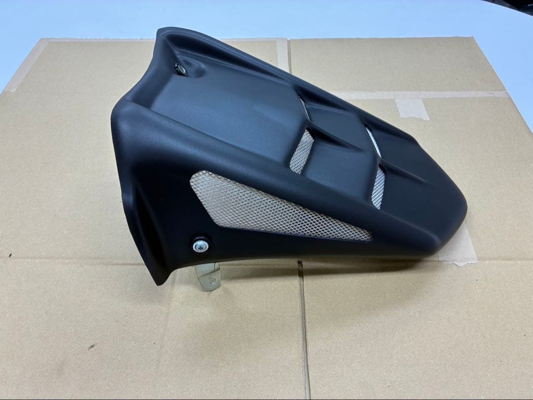 MT09 リアインナーフェンダー