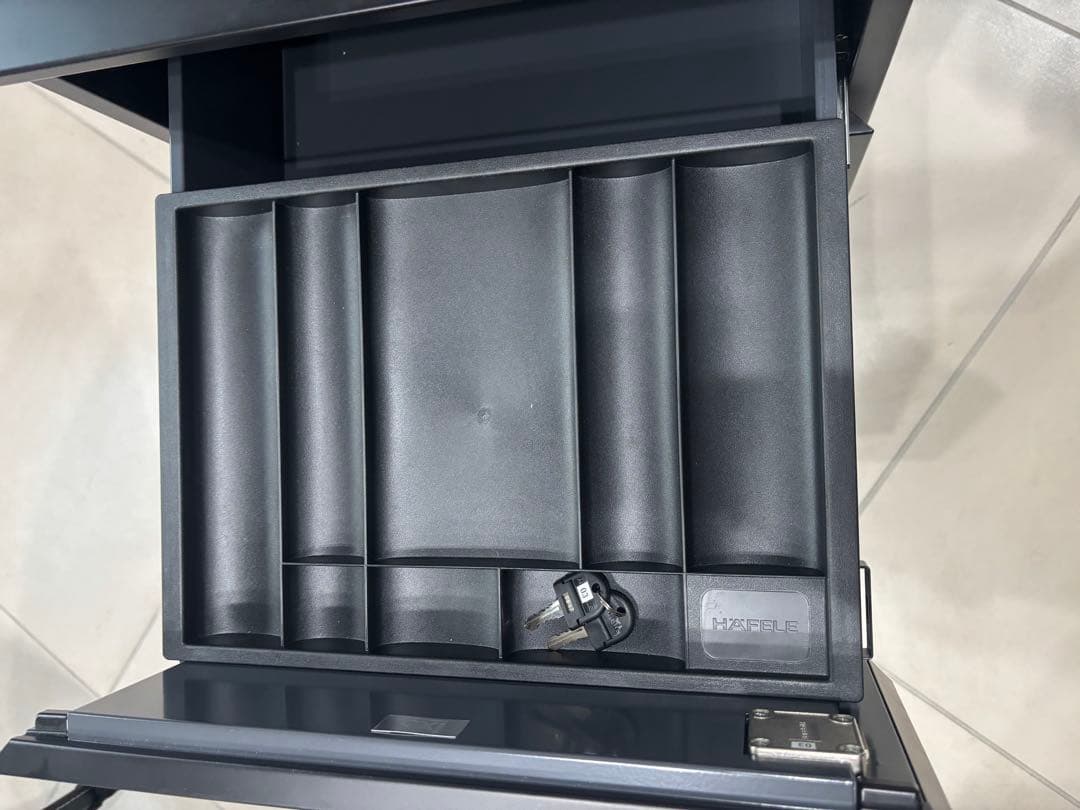 Cassina ixc カッシーナ エアフレーム ドロワー　デスクワゴン　黒