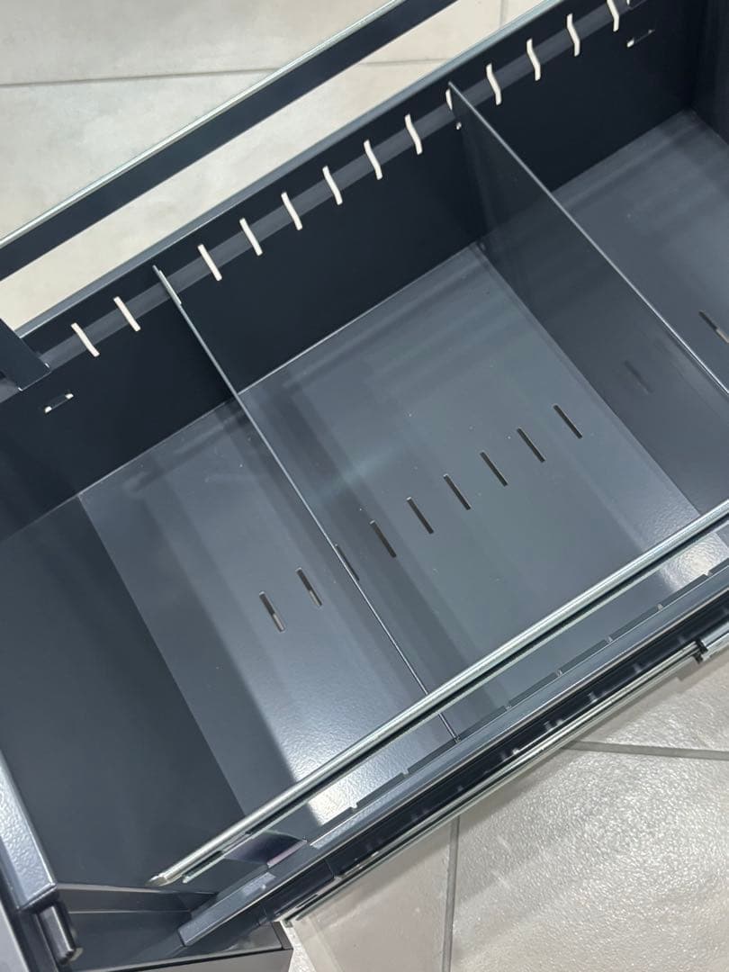 Cassina ixc カッシーナ エアフレーム ドロワー　デスクワゴン　黒