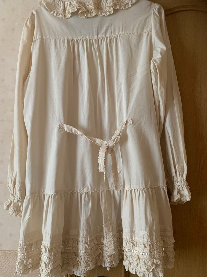 ピンクハウスの綿ローンのピコフリルとサテンリボンのついたチュニックかきなり