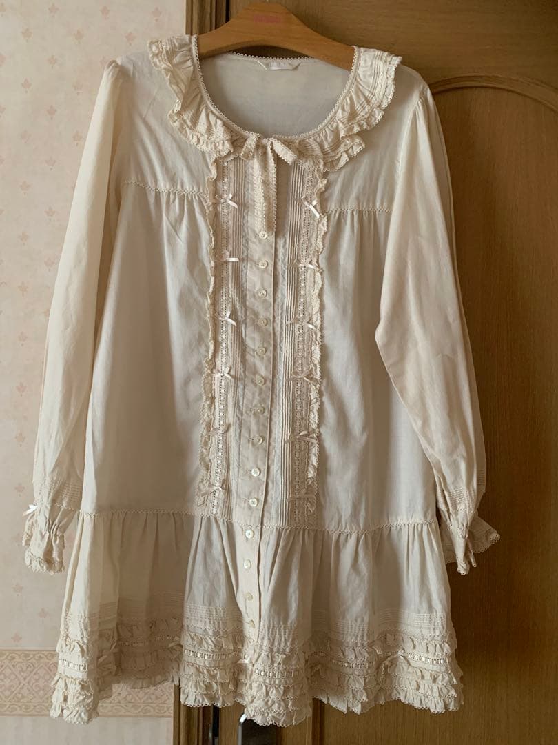 ピンクハウスの綿ローンのピコフリルとサテンリボンのついたチュニックかきなり