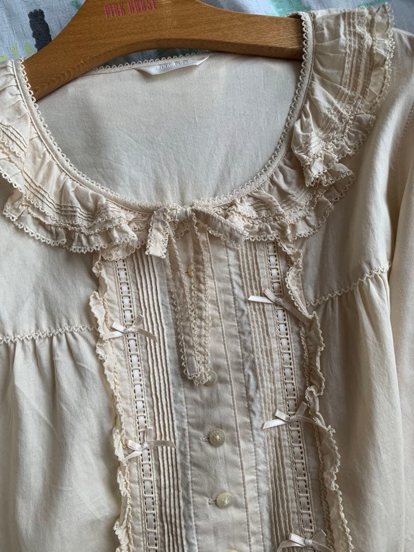 ピンクハウスの綿ローンのピコフリルとサテンリボンのついたチュニックかきなり