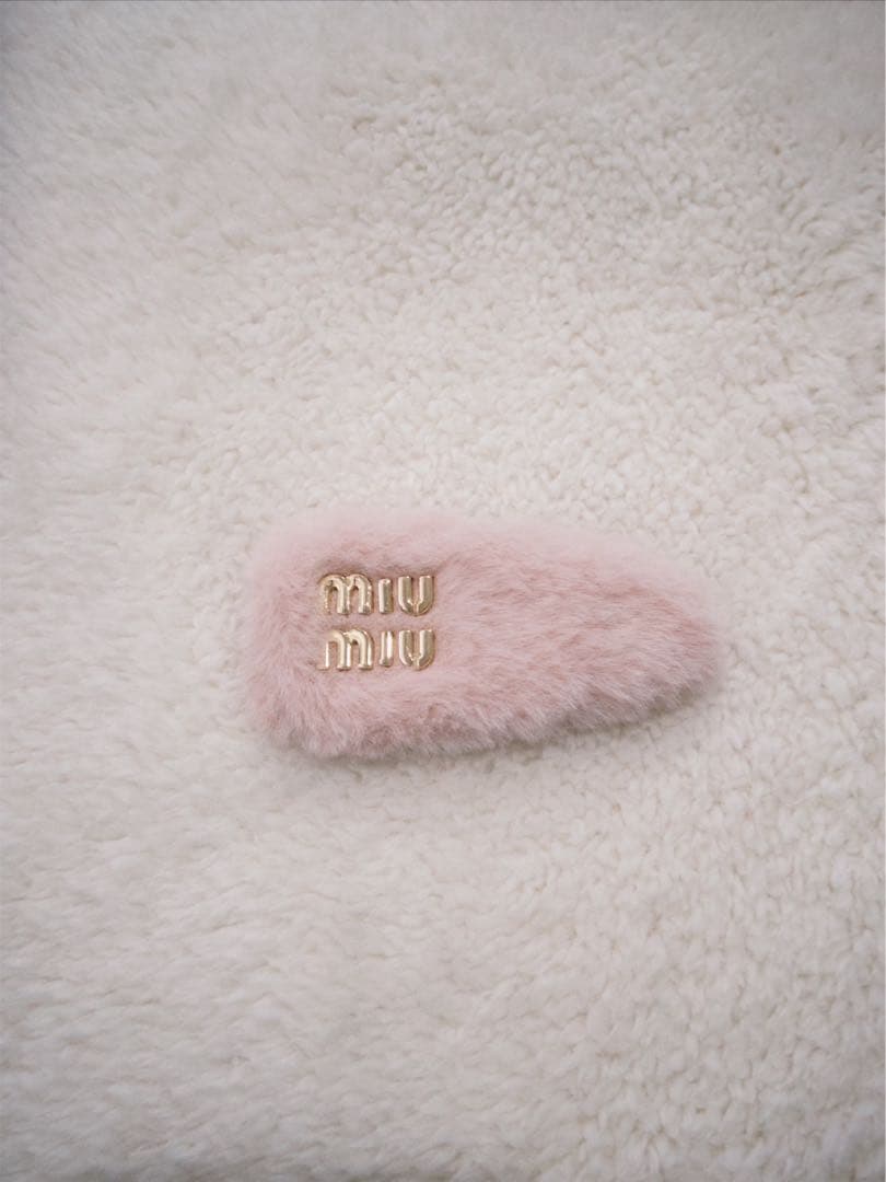 miu miu ホワイトとピンクファーセット