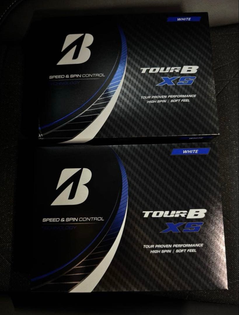 ゴルフボール　TOUR B XS