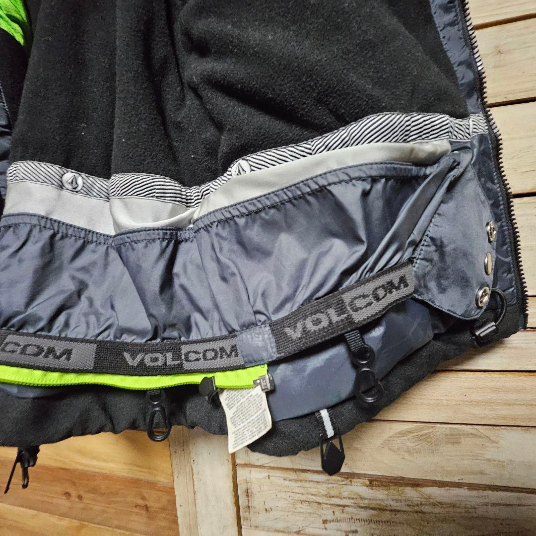 VOLCOM ボルコム スノーボード ウェア 黒×白 裏地起毛 ジャケット
