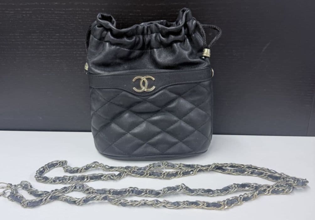 し*ん様 CHANEL ブラック キルティング ショルダーバッグノベルティ-