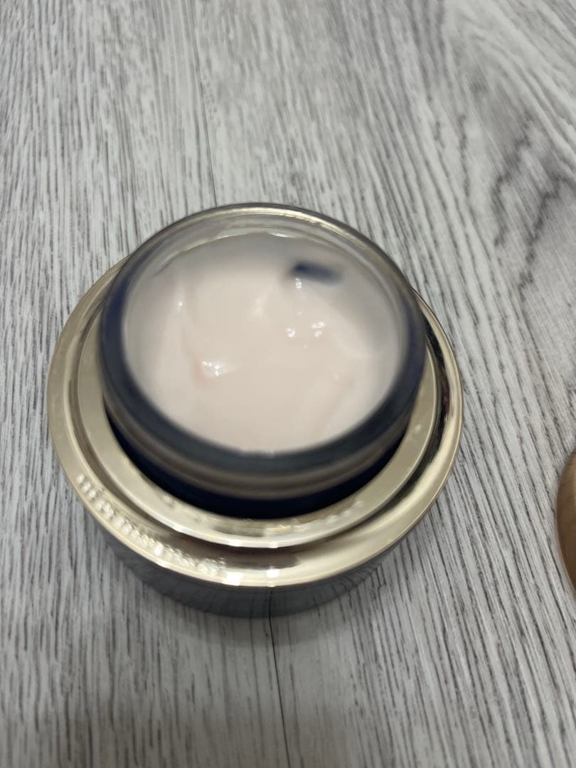 クレ・ド・ポー ボーテ クレームアンタンシヴn