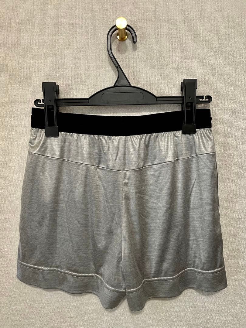 ☆美品CHANEL☆シルバーショートパンツ