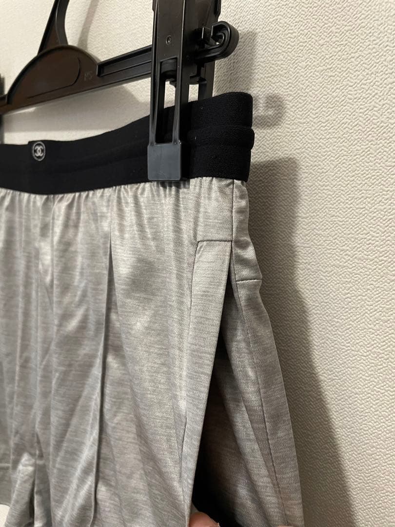 ☆美品CHANEL☆シルバーショートパンツ