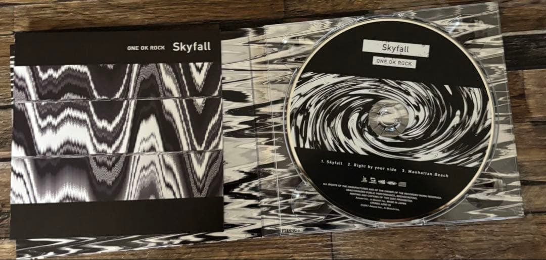 【激レア】ワンオク初回限定版CD＆即完売会場限定CD\"skyfall“