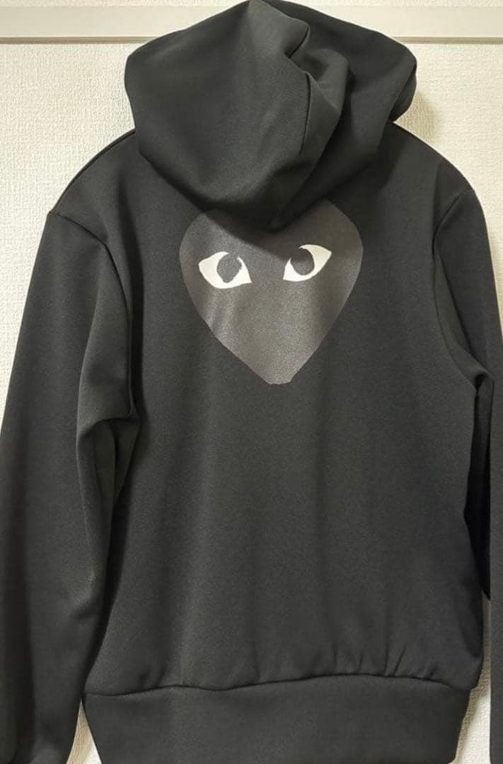 プレイコムデギャルソン 黒 ジップパーカー