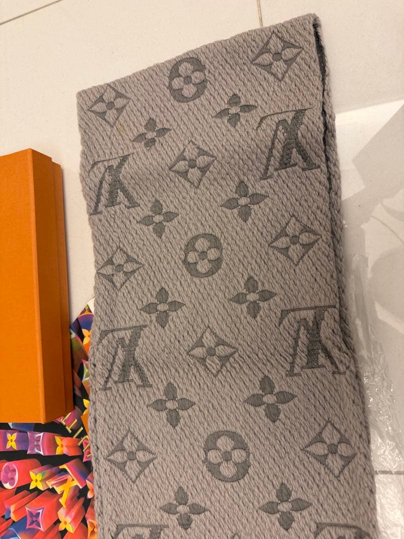 Louis Vuitton グレー マフラー フリンジ付き