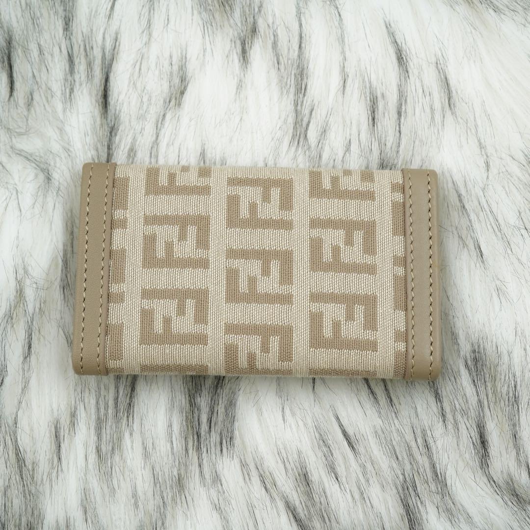 未使用品　箱付き　FENDI フェンディ　キーケース　ズッカ柄　ズッキーノ