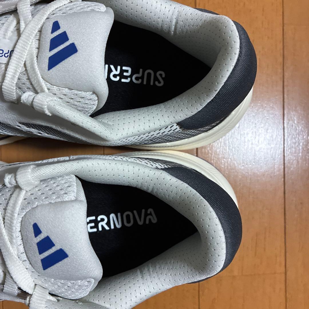 アディダス ランニングシューズ　スーパーノヴァ ライズ　　　　ID3584