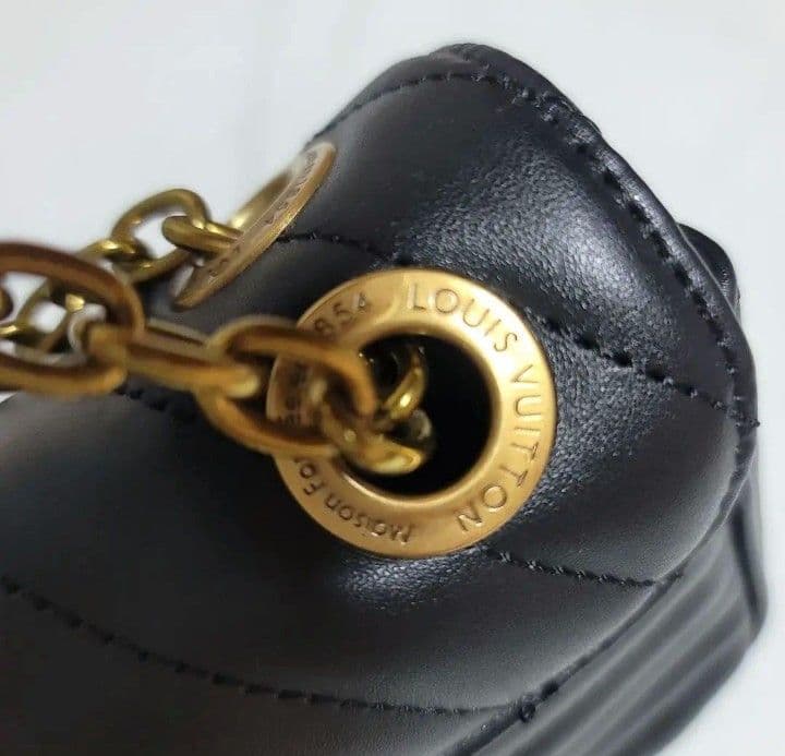 Louis Vuitton ルイヴィトン チェーン ショルダーバッグ【黒】