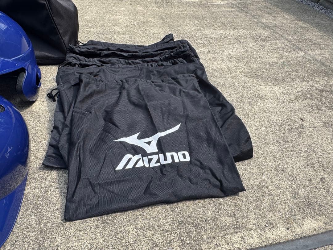 ミズノ　軟式用ヘルメット 6個とキャリーバックセット