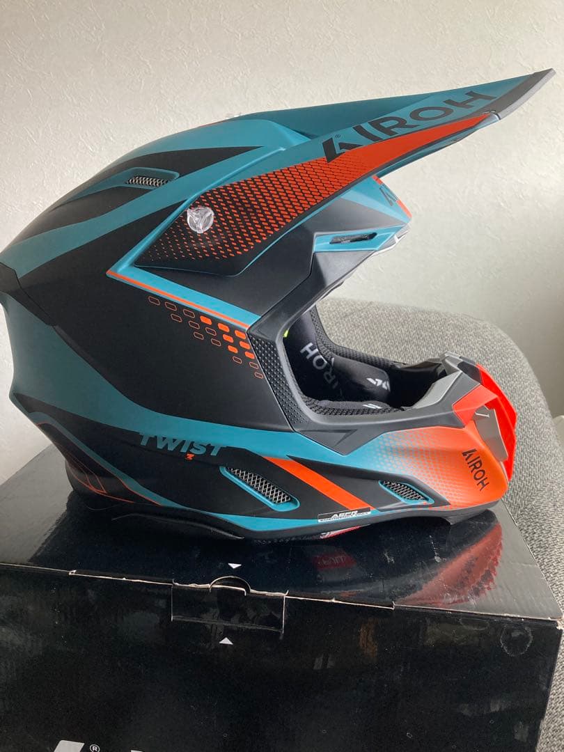 AIROH （アイロー）TWIST3 ヘルメット 青/オレンジ/黒