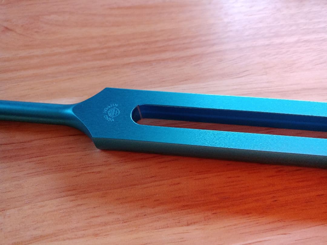 マドモアゼル愛　AIチューナー　深海　528Hz　音叉　木製ハンマーセット