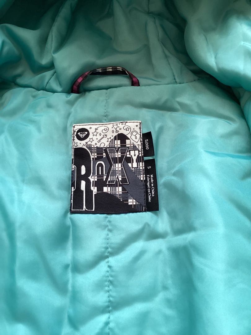 新品　ROXYレディースＳ、150スノボウェアスキーウェア 上下でサイズ違い