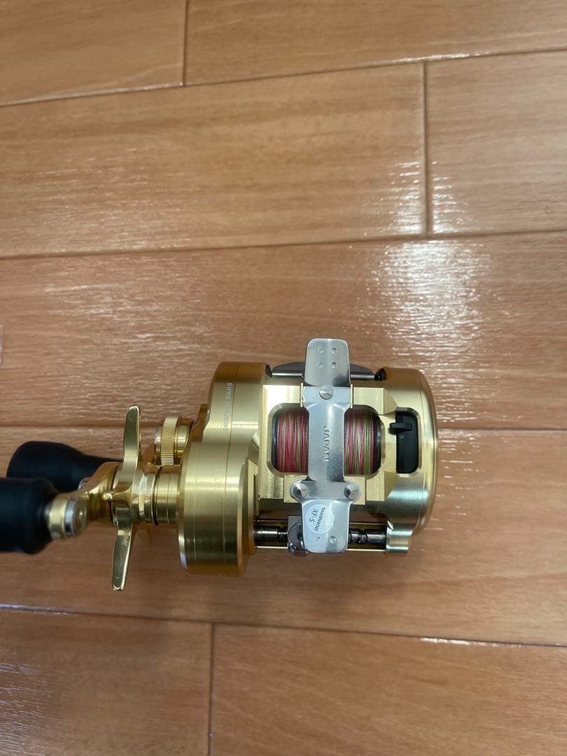 23 カルカッタコンクエスト MD 401 XGLH (左)