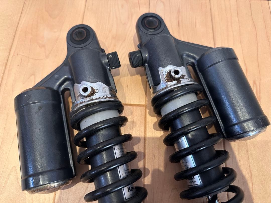 【ともぞ〜】　ゼファー1100 純正　リアサスペンション　リアショック