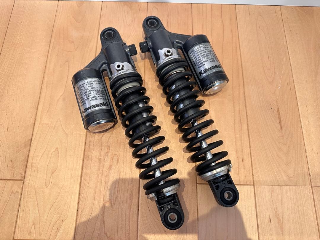 【ともぞ〜】　ゼファー1100 純正　リアサスペンション　リアショック