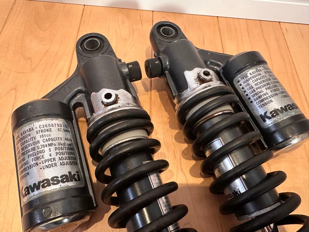 【ともぞ〜】　ゼファー1100 純正　リアサスペンション　リアショック