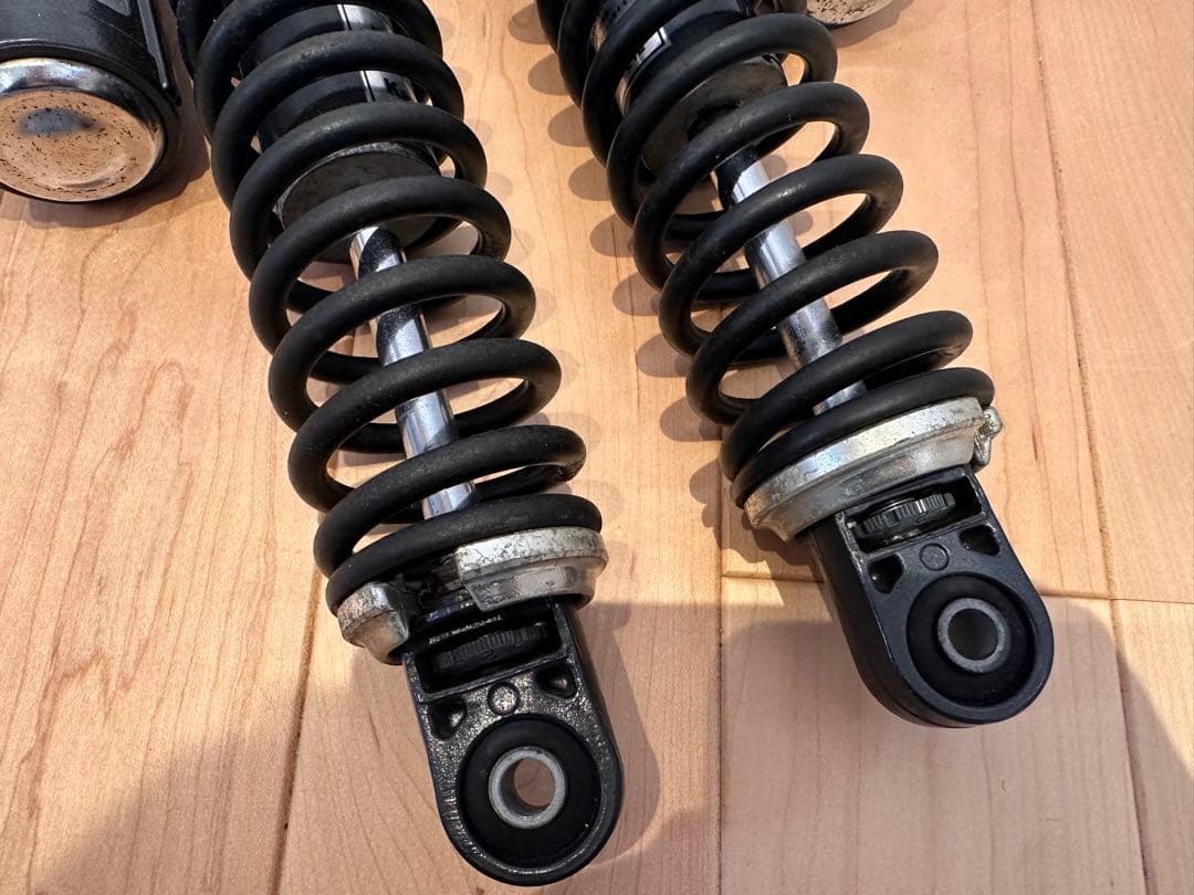 【ともぞ〜】　ゼファー1100 純正　リアサスペンション　リアショック