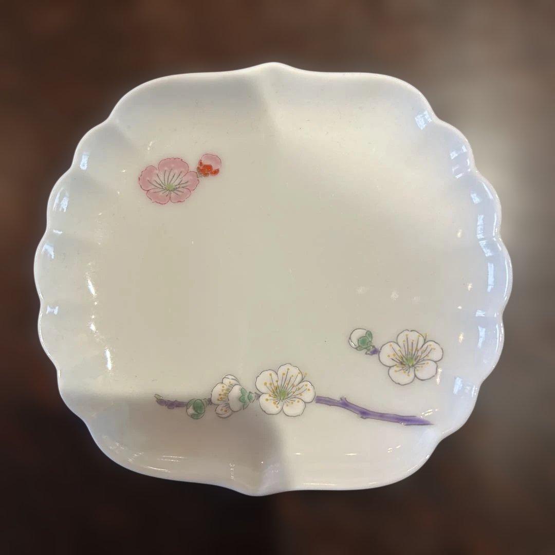 みずいろ　深川製磁　アントルテ　紅白梅皿　花ひょうたん菊割小皿二枚四点