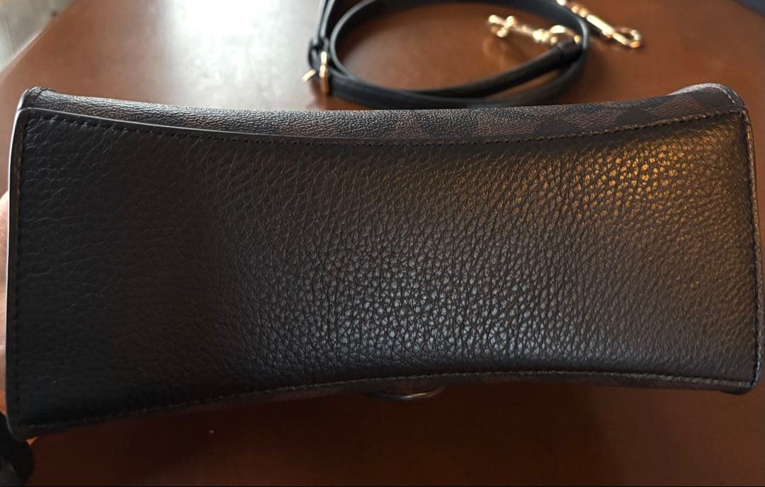 美品　コーチ　ペッパーサッチェル　ショルダーバッグ　2way シグネチャー